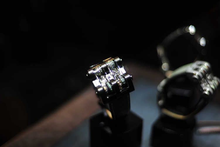 Cabestan Winch Vertical Tourbillon Cabestan Winch Vertical Tourbillon